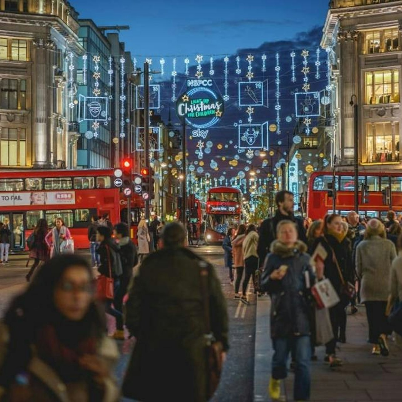 London: Christmas Lights Guided Night Tour - Photo 1 of 4